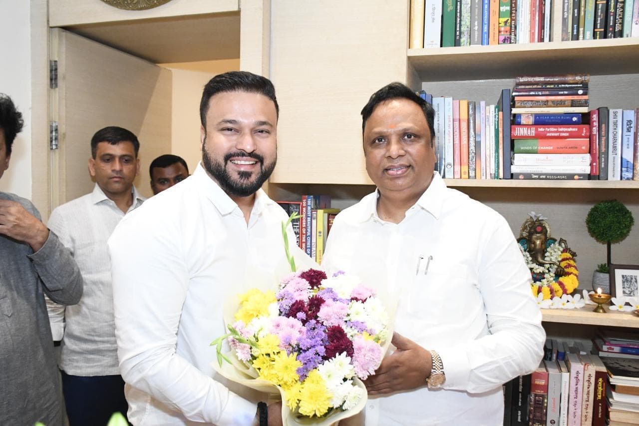 Photo from a political meeting or community gathering 3